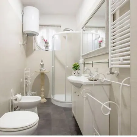 아파트 Romanlux Vatican 3bd 2ba 로마