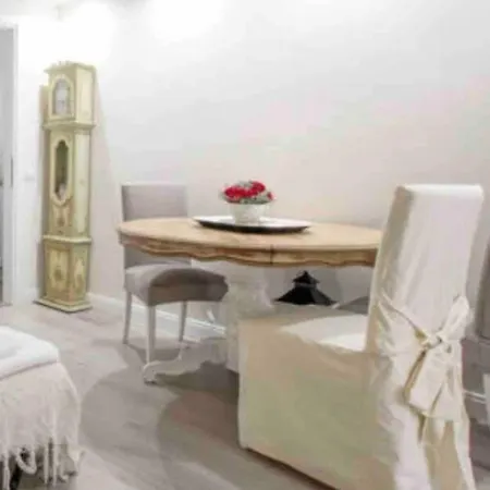 Romanlux Vatican 3bd 2ba 아파트