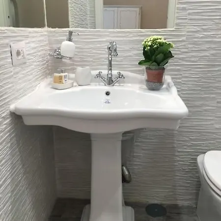 Romanlux Vatican 3bd 2ba Апартаменты *